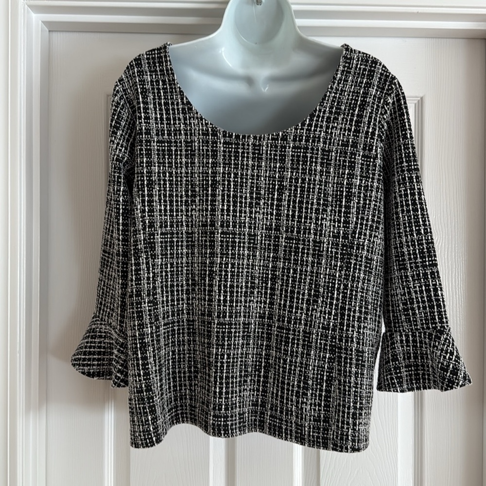 ☀️3/$15 Talbots Textured Ruffle Sleeve Top XP - Picture 5 of 8